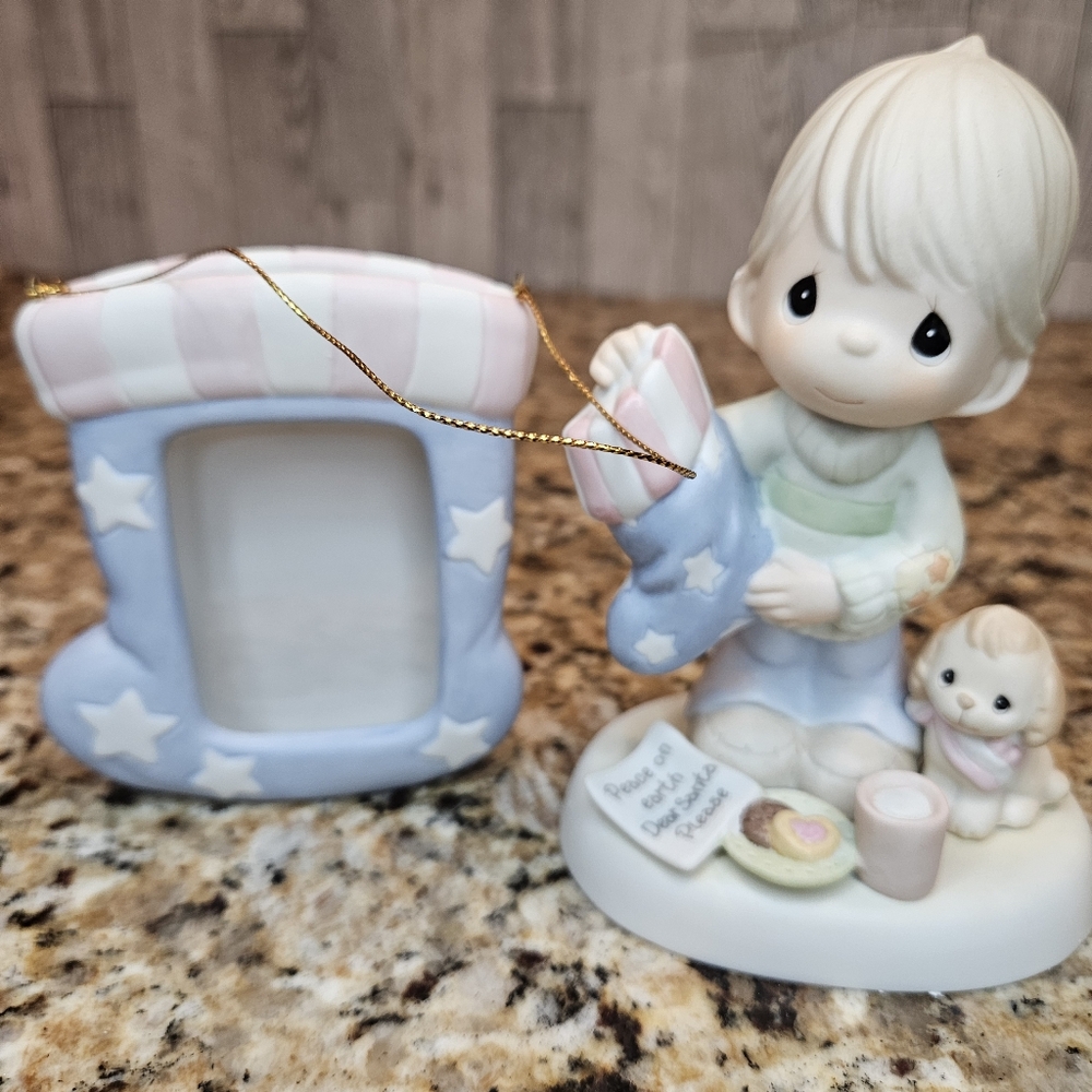 Precious Moments by Enseco There's No Place Like Home for Christmas Gift Set